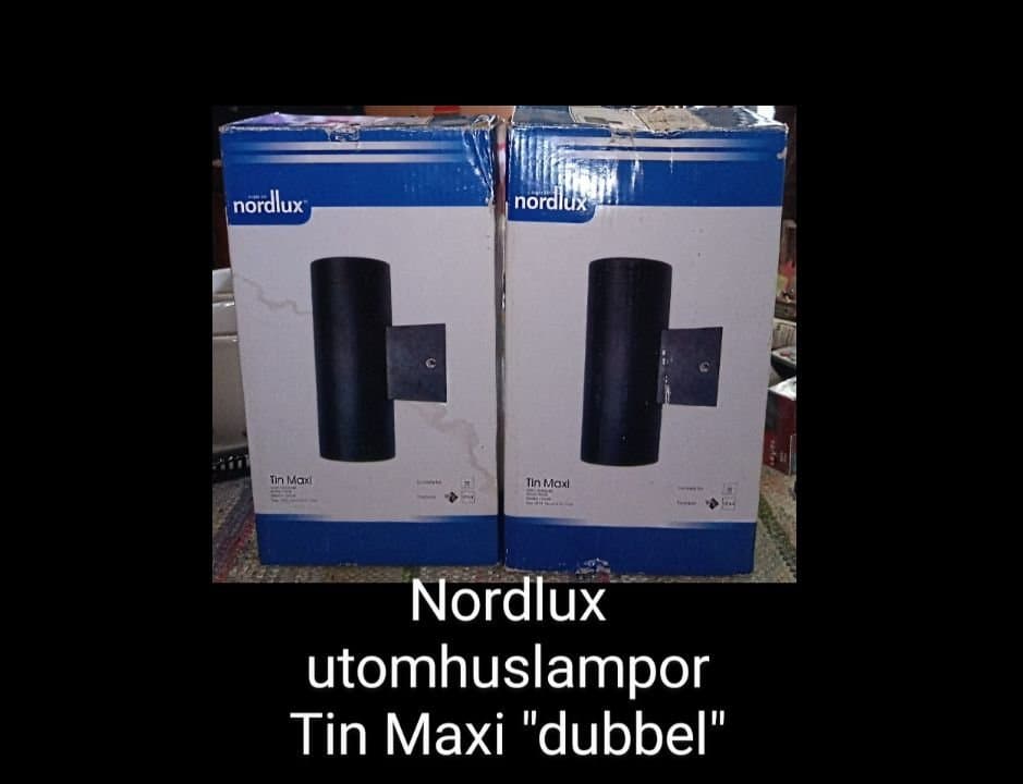 2st Nordlux vägglampor, Tin Maxi "dubbel" i svart metall & glas, oanvända