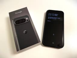 Google Pixel 10 Pro 128GB Svart - inkl. skal och skärmskydd