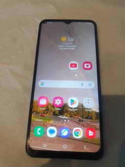 Samsung Galaxy A23 5G ( OBS LÄS ANNONSEN DEFEKT SPRICKA SKÄRMEN MEN FUNGERAR )