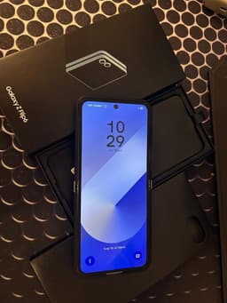 Samsung Galaxy Z Flip6