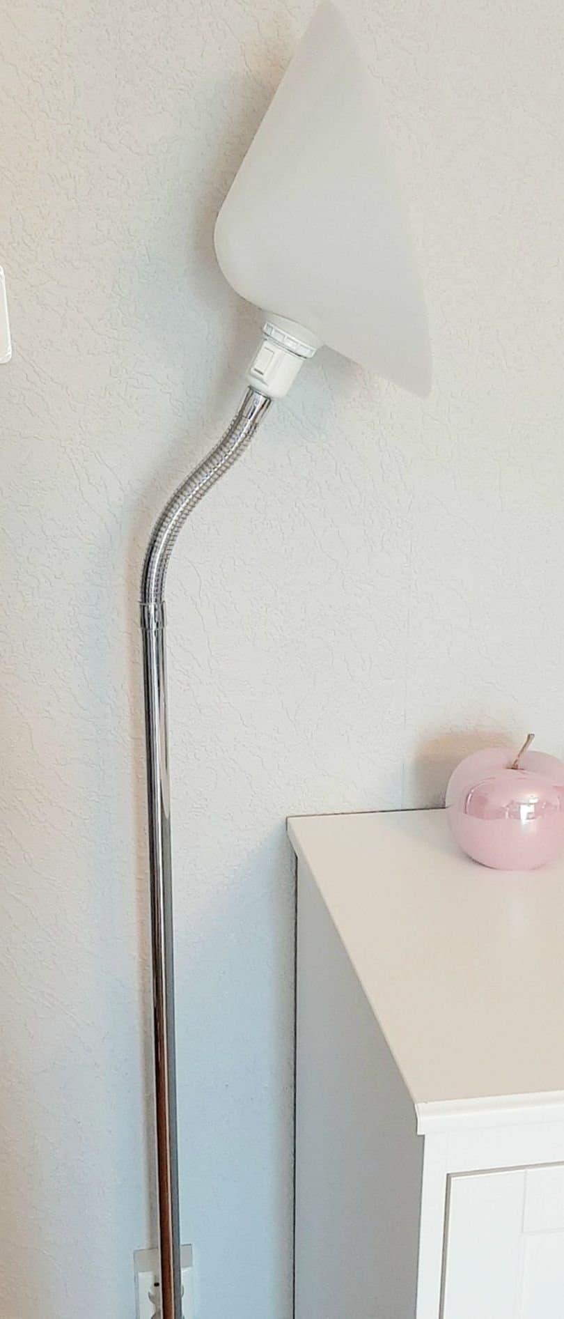 NIELS GAMMELGAARD. ”Kryss”, golvlampa IKEA, formgivna 1978,t