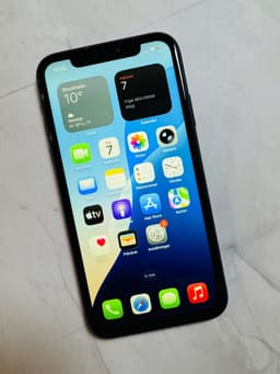 Julklappstips! iPhone 11 svart - ny skärm - nytt batteri