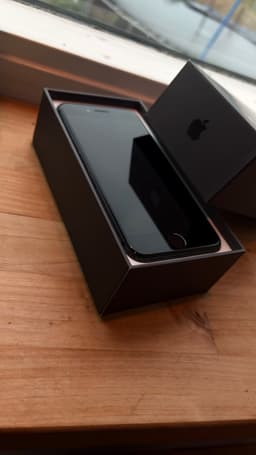 iPhone 8 - Rymdgrå (64 GB)