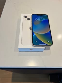 iPhone 13 vit starlight