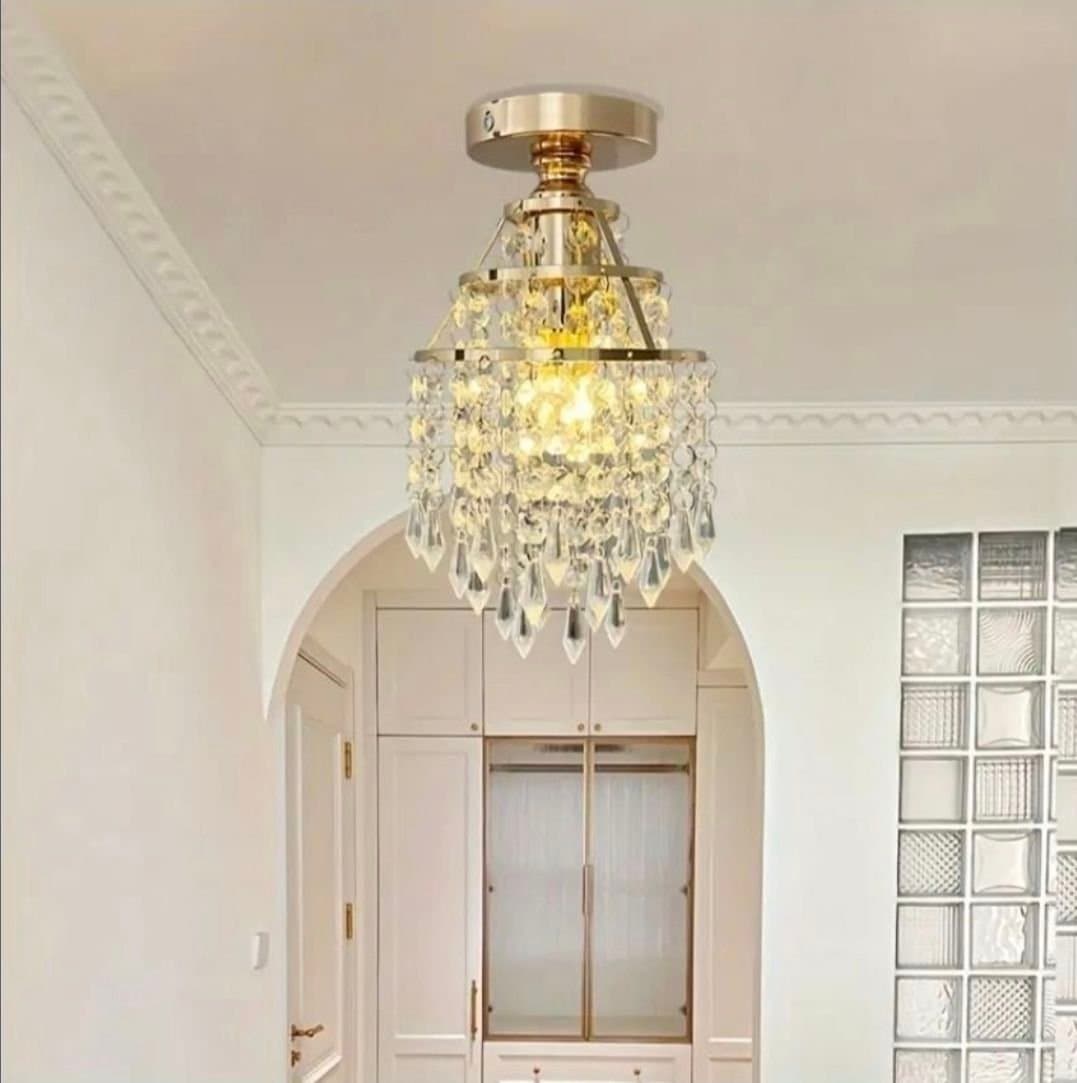 Elegant kristalltaklampa – en touch av lyx i ditt hem