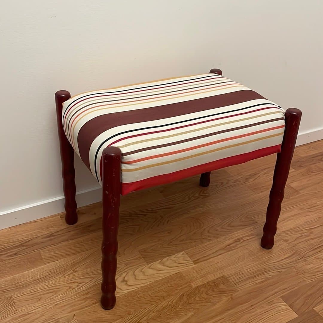 Retro Trä Pall med Randigt Vintage Tyg ”Bliss”, ”Prestigious” Pianopall