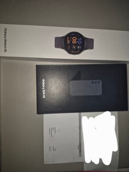 Samsung Galaxy S24 FE och Galaxy Watch FE