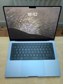 MacBook Pro 14" M1 Pro – 10-core CPU / 16-core GPU / 16GB / 1TB + 96W