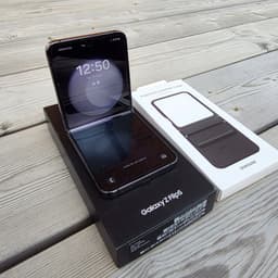 Samsung Galaxy Z Flip 5 256GB - Gray