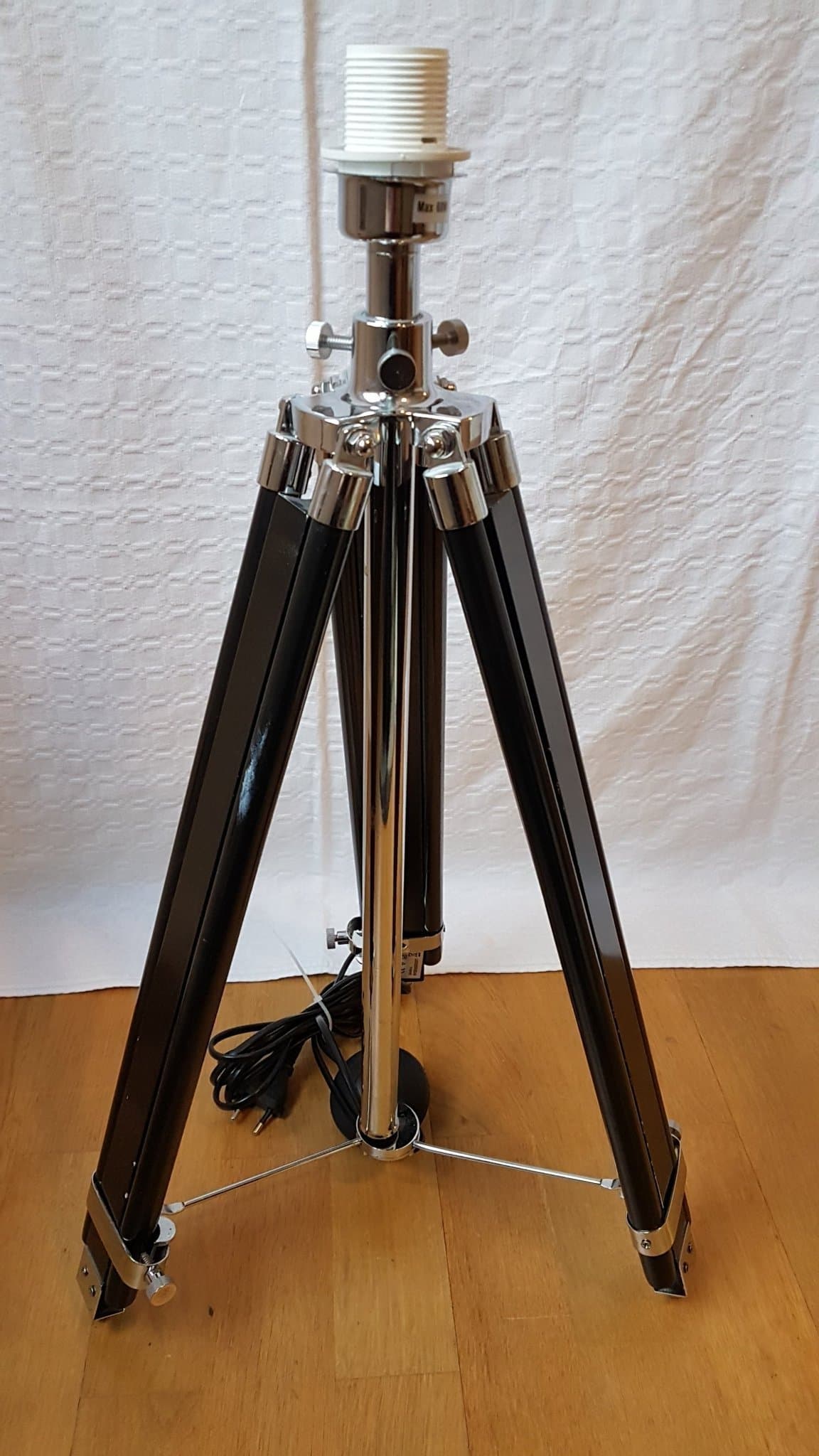 Stativlampa från Rydens med lampskärm från Soul