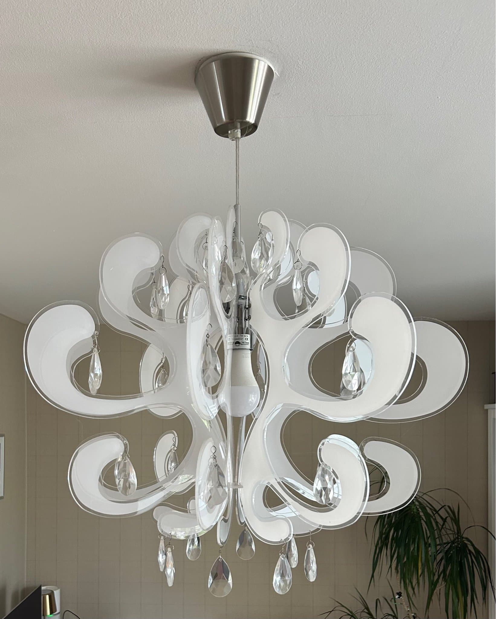 Taklampa Octopus vit med prismer