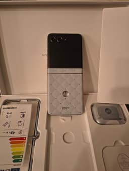 Motorola Razr Limited Collections Swarowski