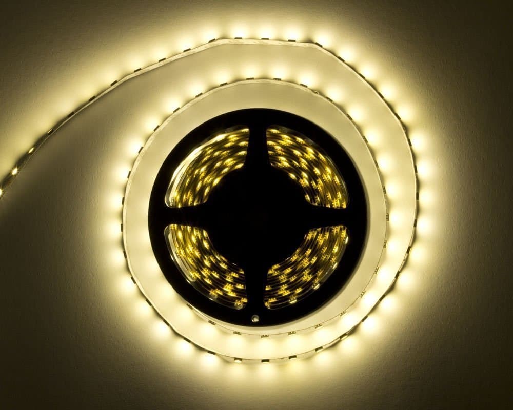LED STRIP LIGHT – 5 meter, varmvit 3000K – Perfekt för inomhusbelysning!