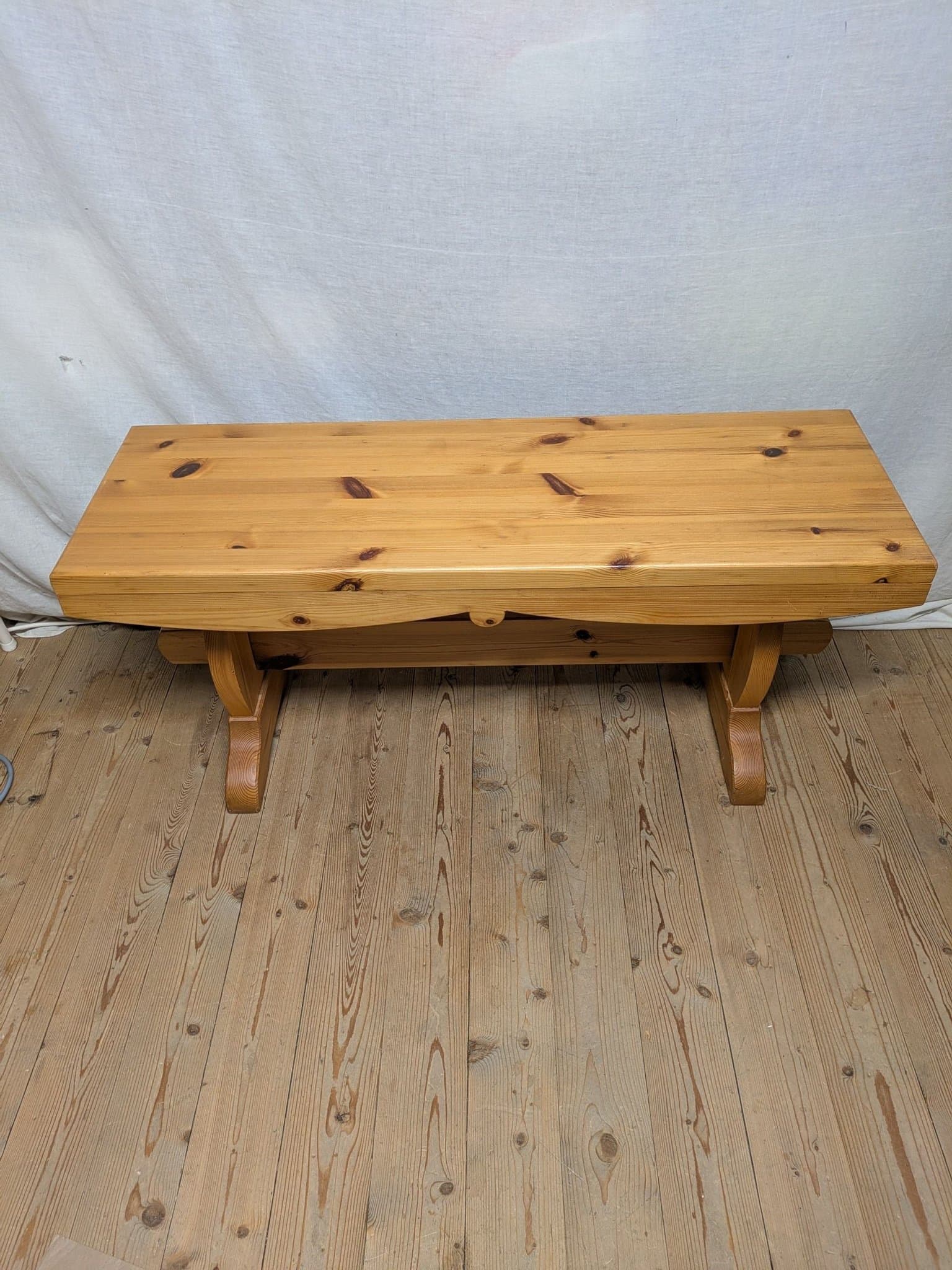 Bänk sittbänk furu