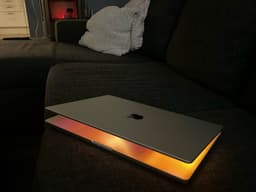 MacBook Pro M1 Pro 16" (2021) 16GB RAM / 512GB SSD