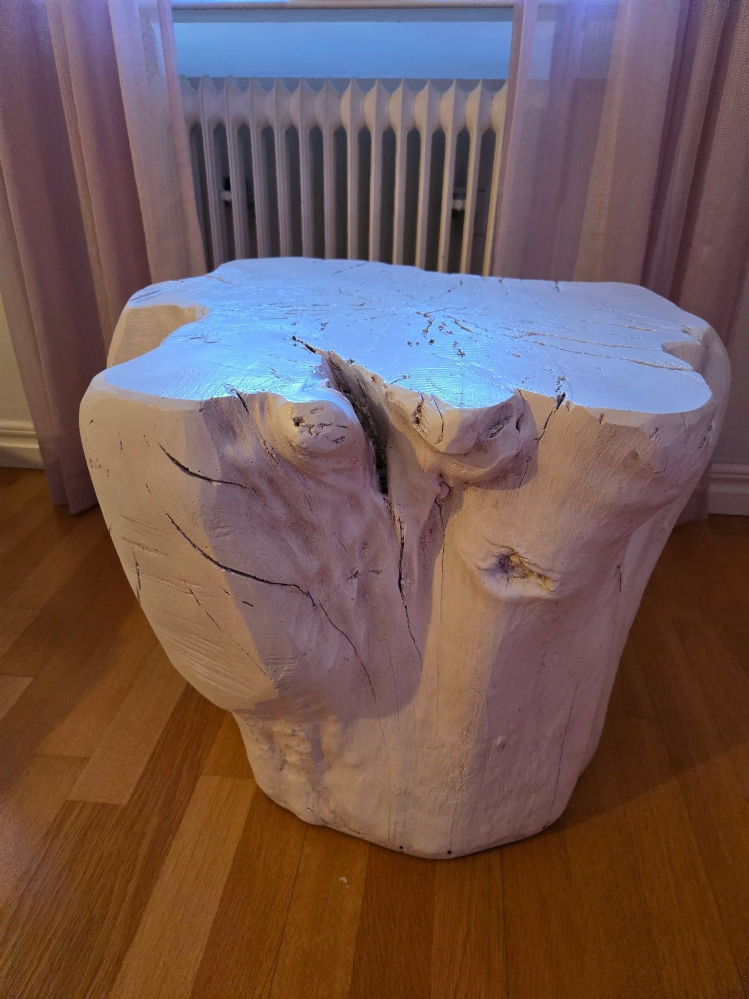 Sidoboard stubbman.Ny pris i ellos 3500 kr.
