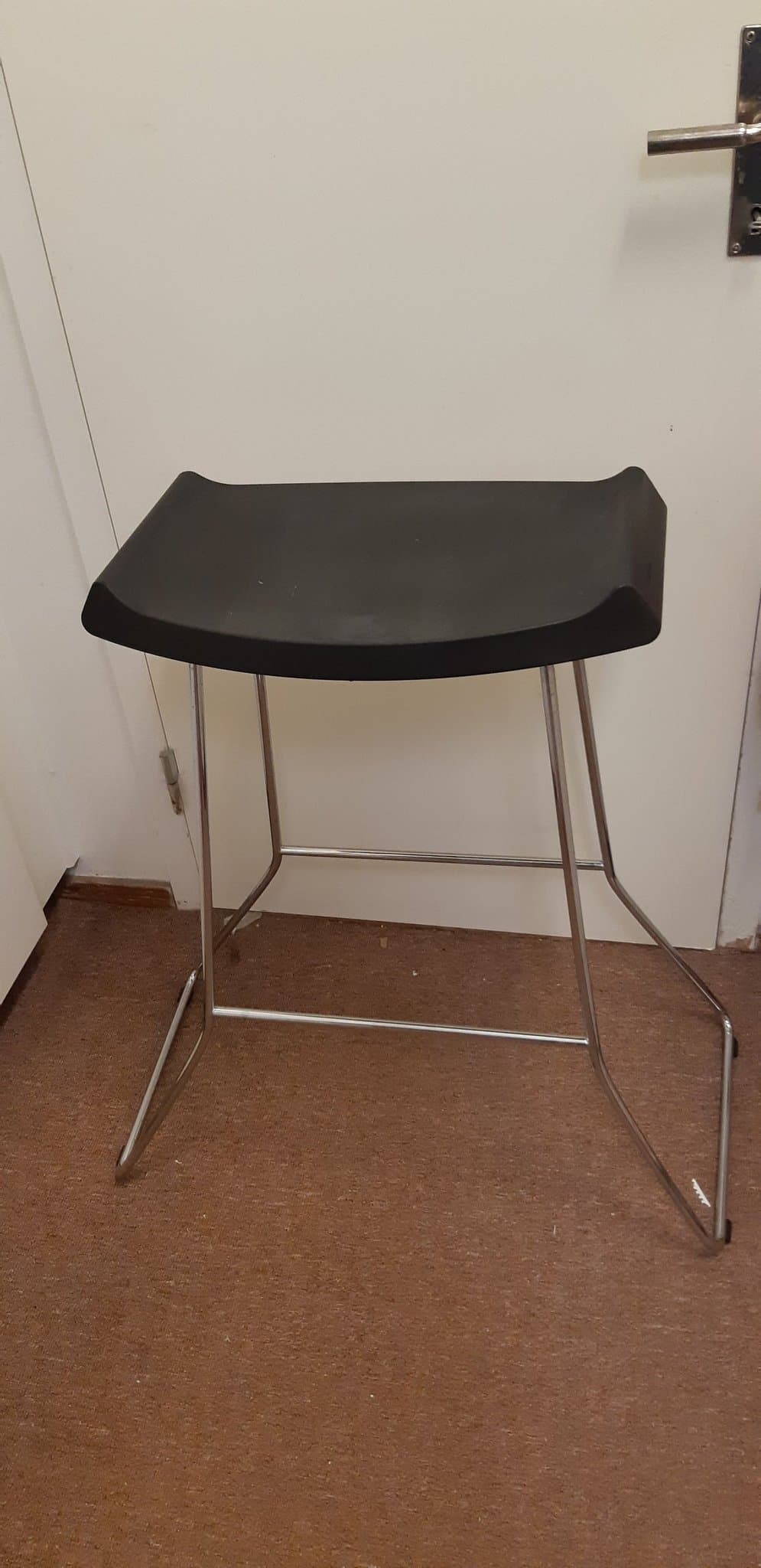 Skandiform stol