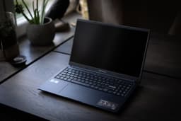 Asus Vivobook X1504 – Nyskick, köpt juli 2025