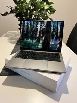 MacBook Pro 23 - M2 Pro, 16GB, 512GB SSD