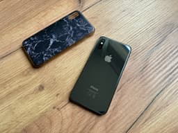 iPhone Xs | 64gb | 100% Batterihälsa | Present?
