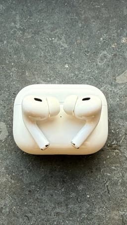 Apple AirPods Pro (2nd Generation)