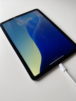 iPad Air 5 M1 64GB LILA - SPRUCKEN/BÖJD