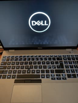 Dell Latitude 5510 15,6" FHD IPS Core i5-10310U 16GB 256GB Win11 (B-Klass)