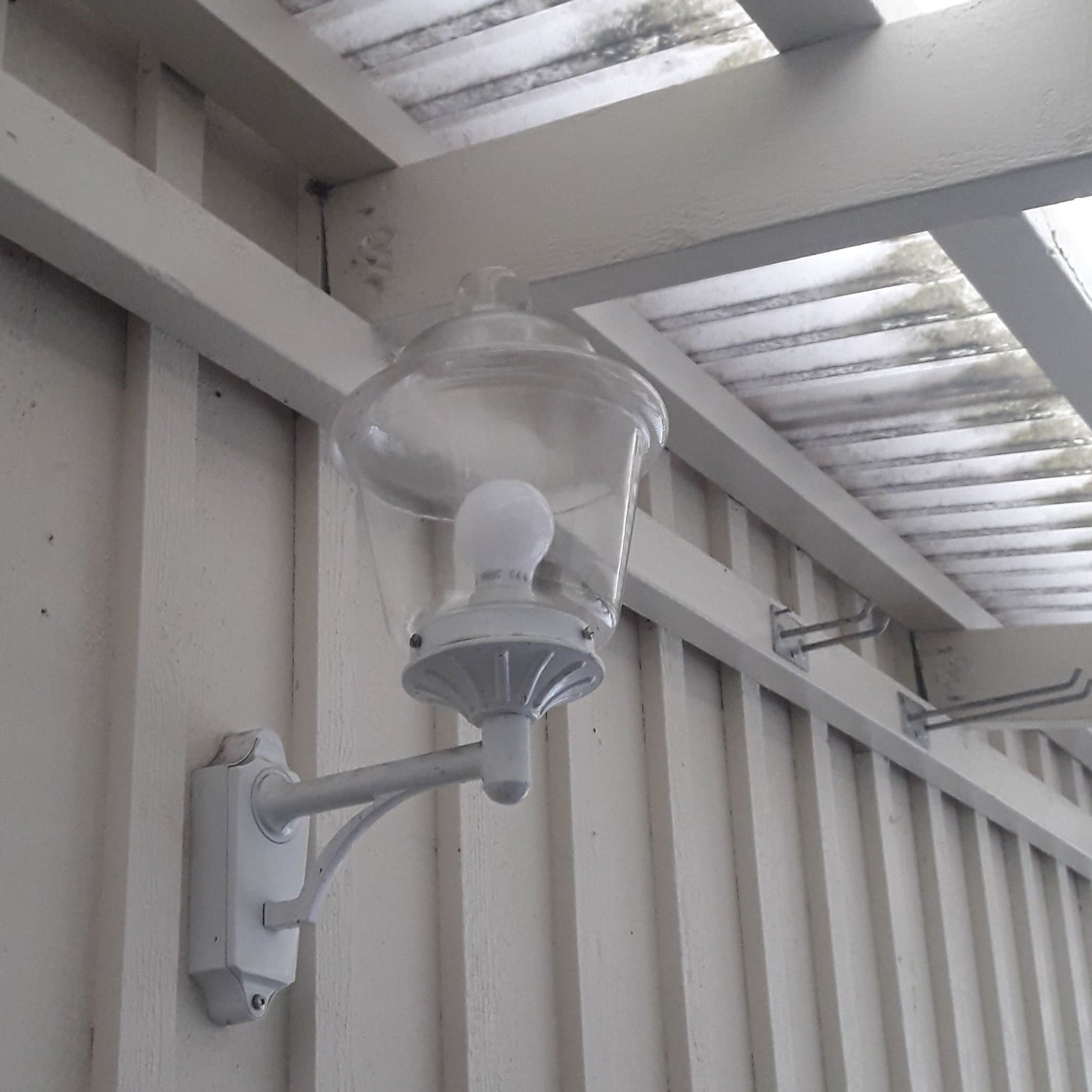 KONST SMIDE Lampa Utomhus Vägglampa ATLAS Slutet 1990-talet. NY