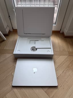 MacBook Air 15-tum, M3, 2024 Starlight
