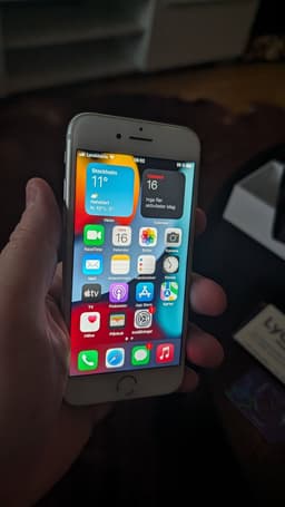 iPhone 7 32 gig i mycket fint skick, lite använd, olåst