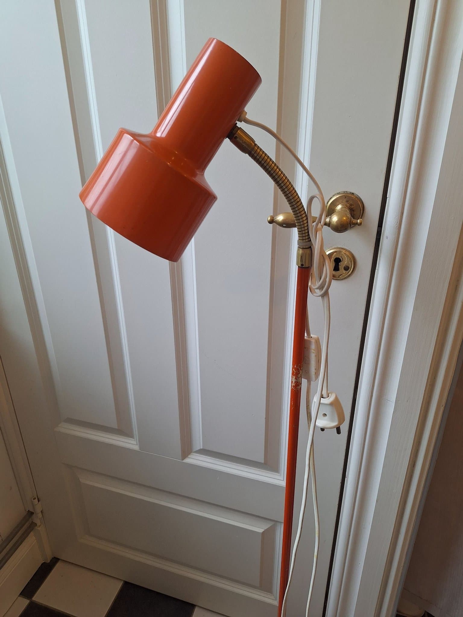 Retro orange Golvlampa, märkt ANF 511, böjbar. 70 80-tal