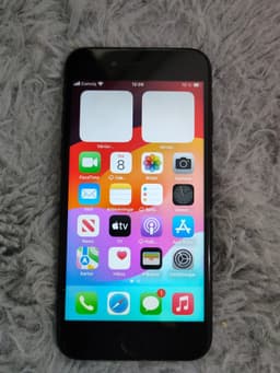 iPhone SE 2020 i Gott skick olåst