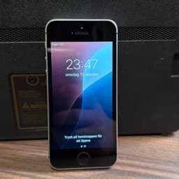 iPhone SE 16 GB svart olåst i fint skick