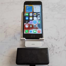 Apple iPhone 7 32GB Matte Black - 83% Batterihälsa