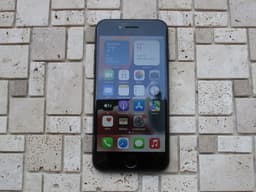 iPhone 7-32GB-Olåst