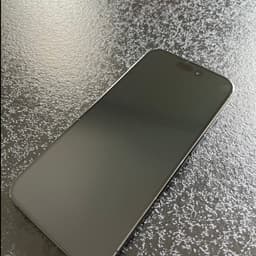 iPhone 15 Pro blå titan