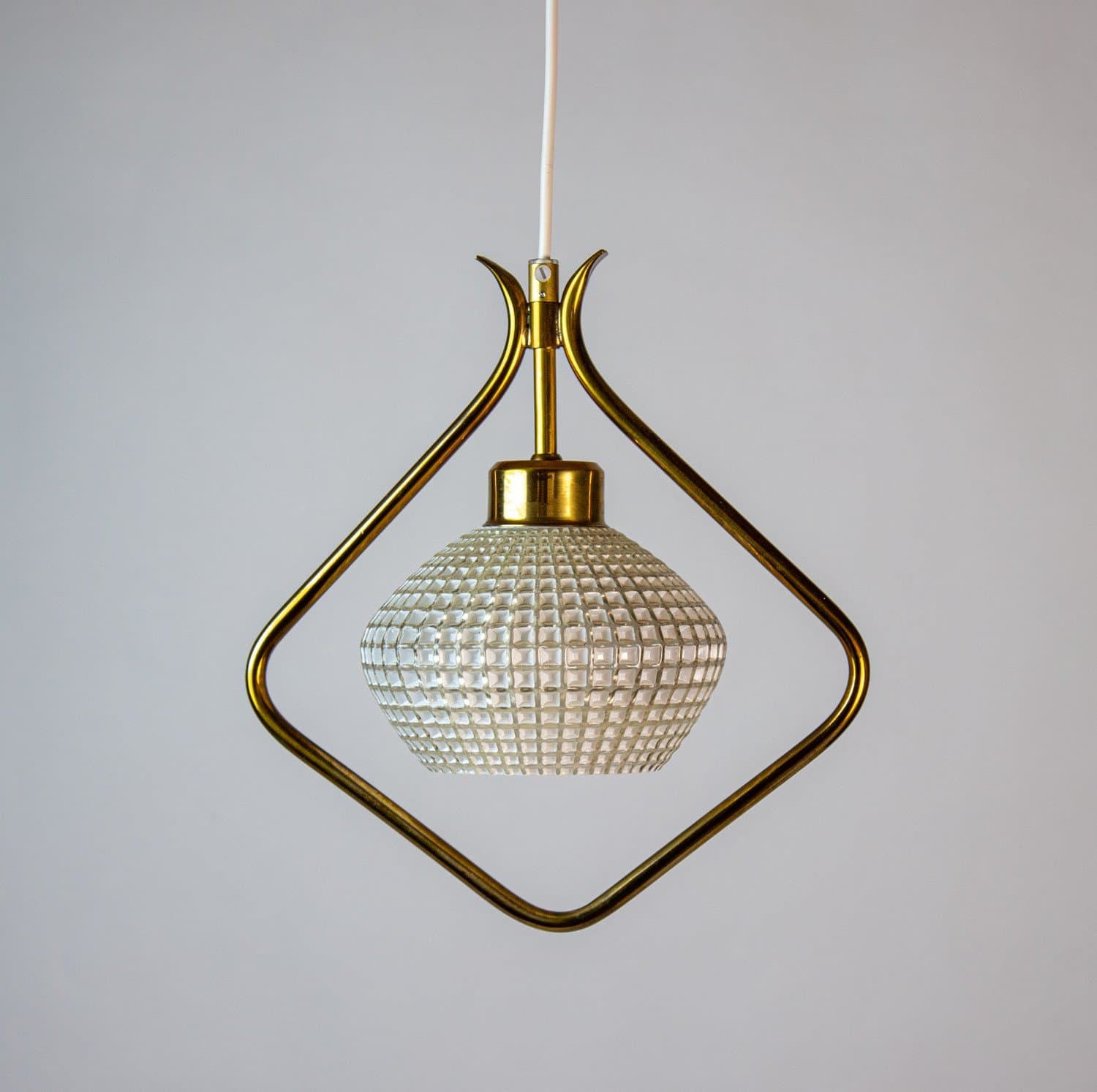 Elegant dekorativ taklampa, glas och mässing, 60-tal