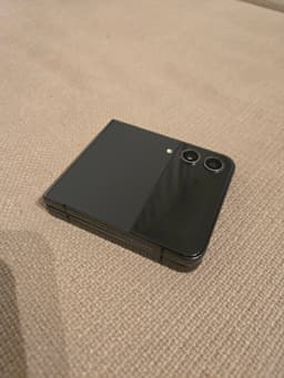 Samsung Galaxy Z Flip 4 / 512gb