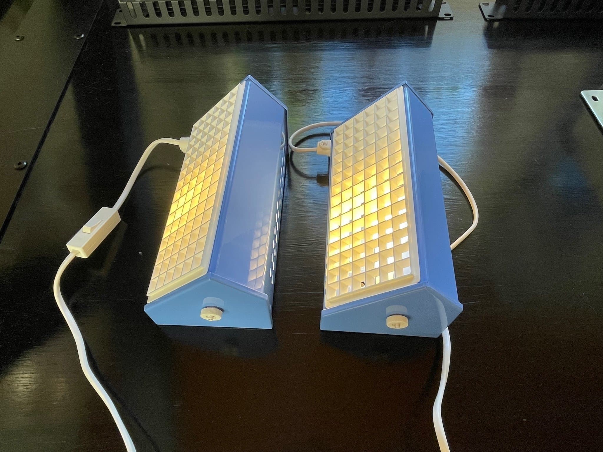 2st Vintage 1980-tal BELID V5349 Vägglampa Blå - Industriell Accentbelysning