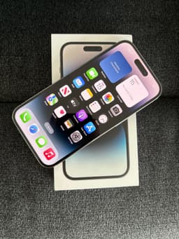 Nästan ny iphone 14 pro med 256GB och 100% batterihälsa