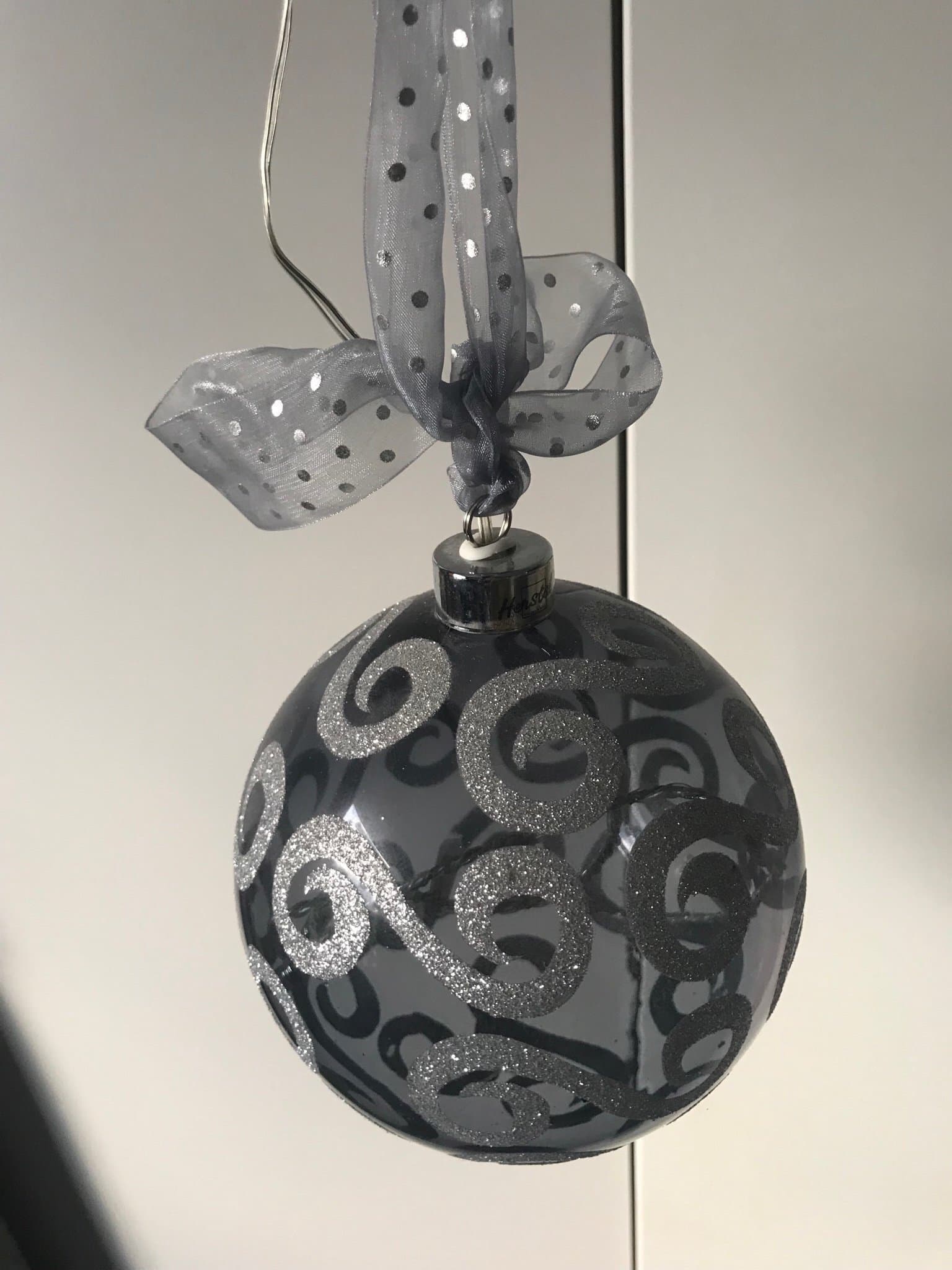 Ljuskula med LED-belysning