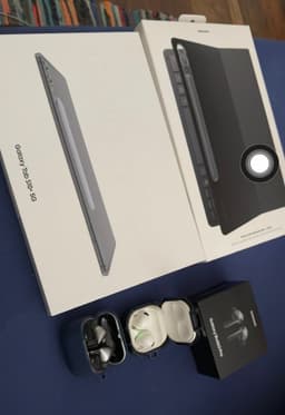Samsung Galaxy Tab S10 Plus med tillbehör