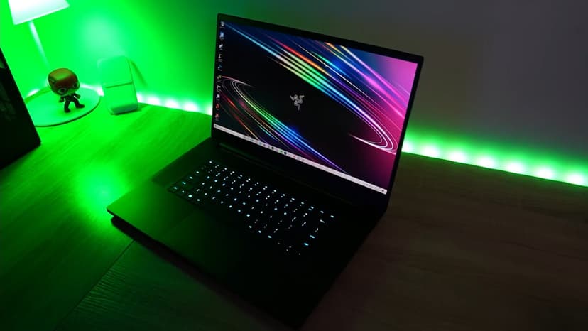 Razer Blade 15 Base 2021 RZ09-0369AN22-R3N1 16" RTX 3060