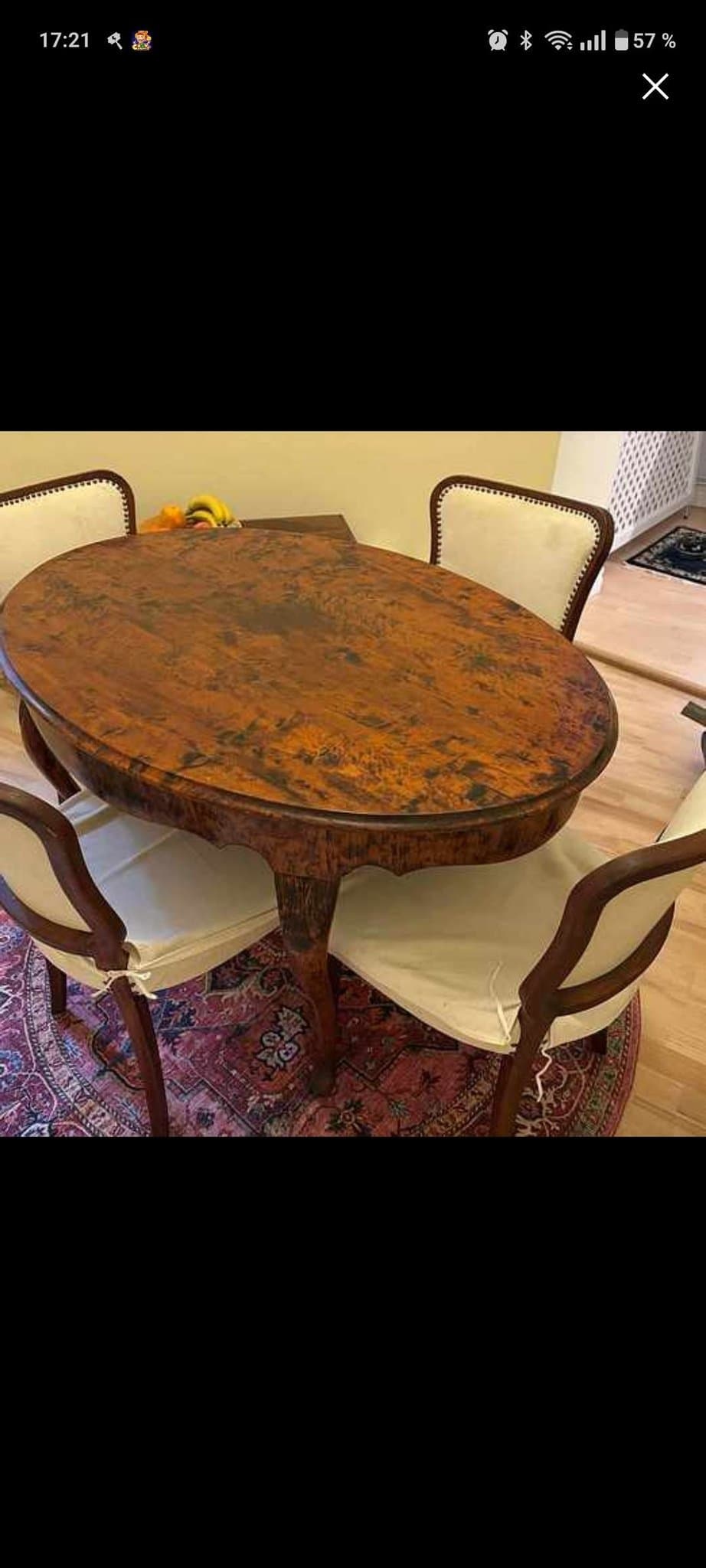 Börd med fyra stolar