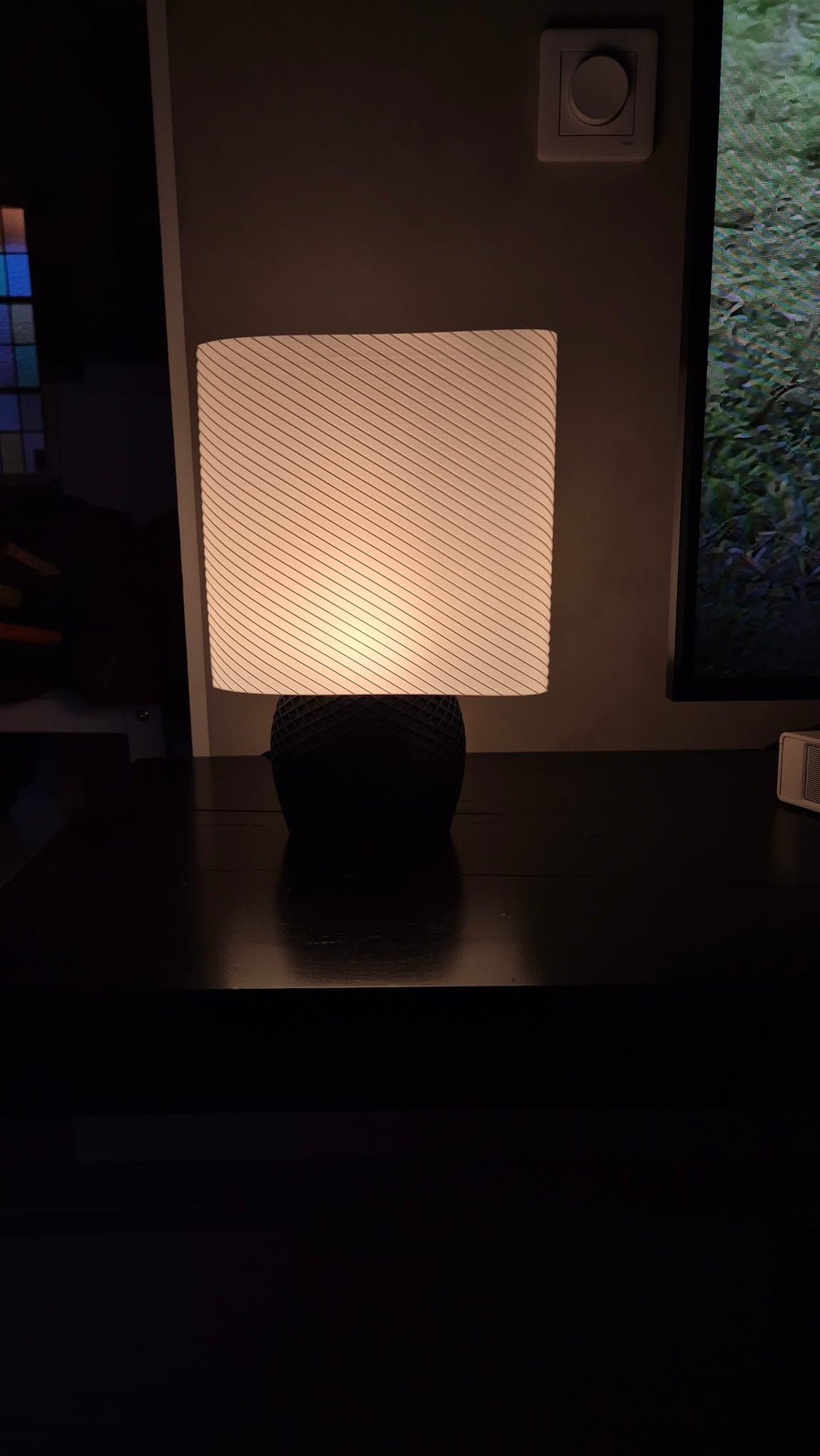 3D-printad lampa – "Lumo" – komplett med sladd & E14-sockel