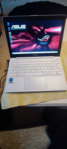 ASUS E203N Notebook PC