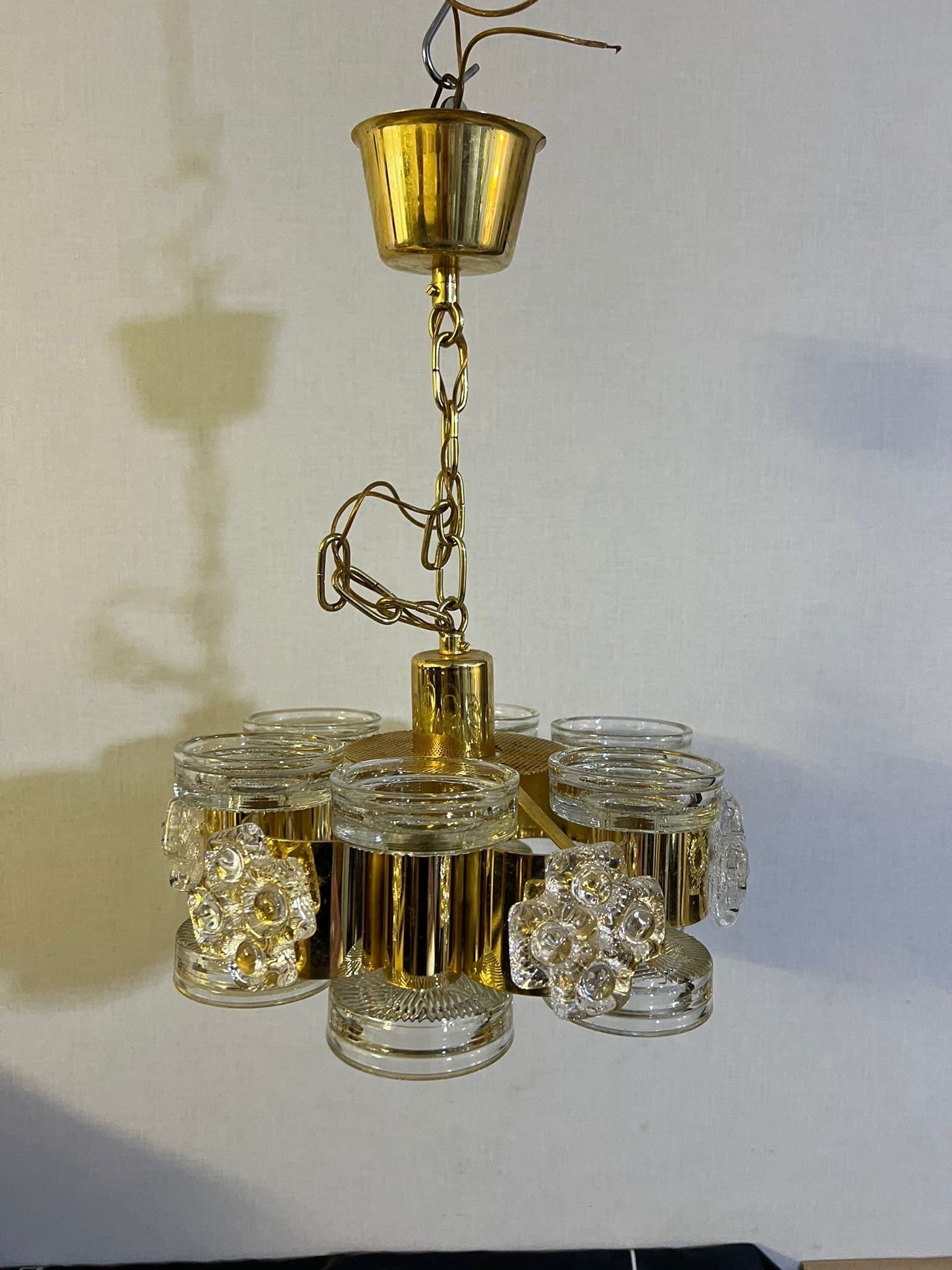 Taklampa i mässing och glas