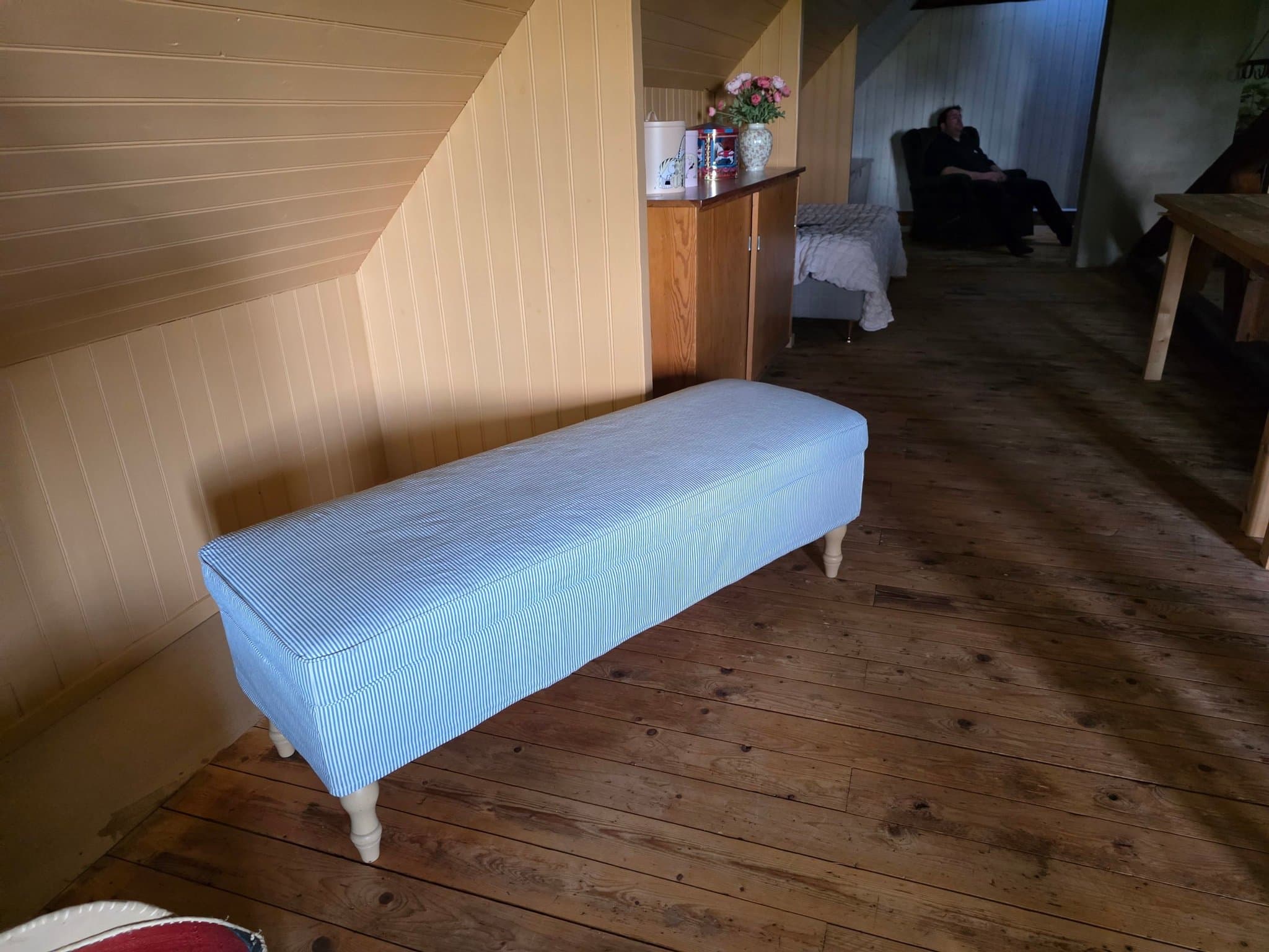 Bänk med förvaring