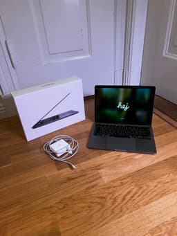Välvårdad MacBook Pro 13” i5 - perfekt julklapp!