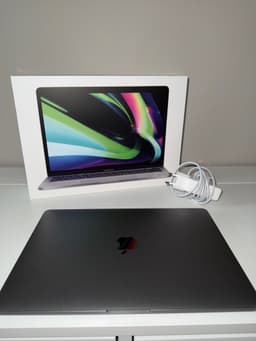 MacBook Pro 13” M1 256GB (8GB)